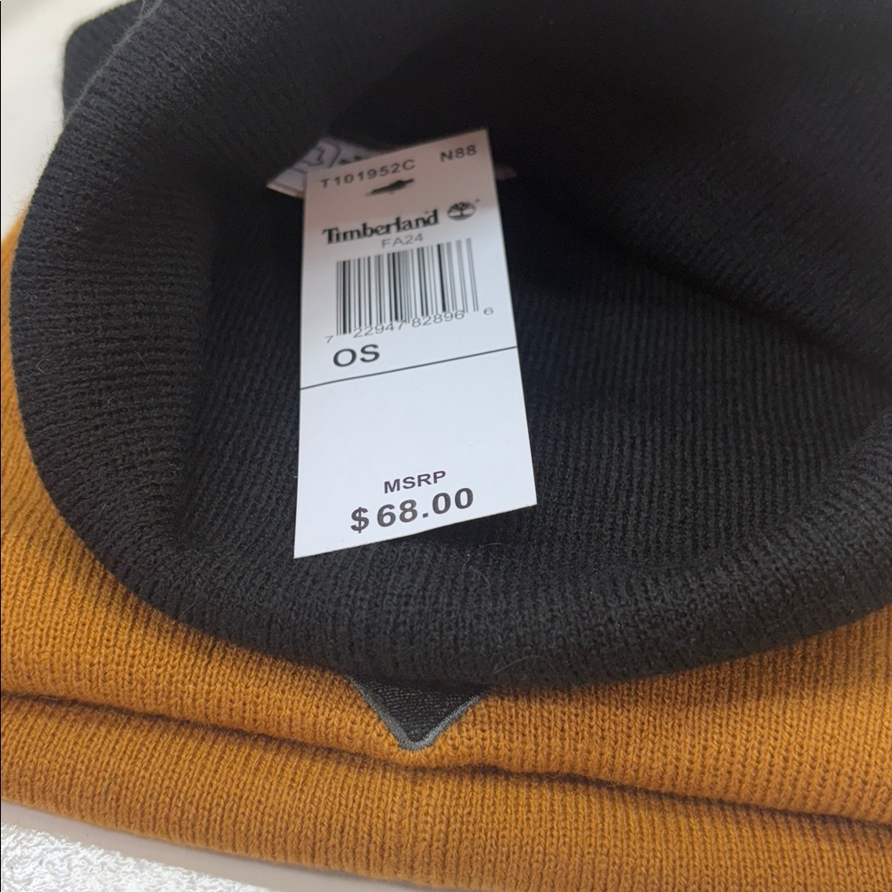 Timberland Dual-Tone Black and Tan Beanie Set - Picture 2 of 5